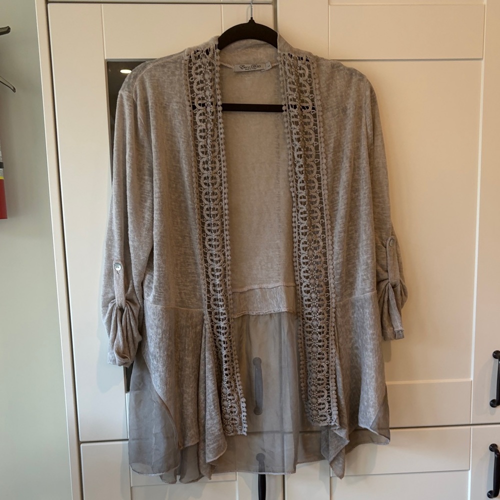 Women's Lace-Trim Open-Front Cardigan in Light Gray